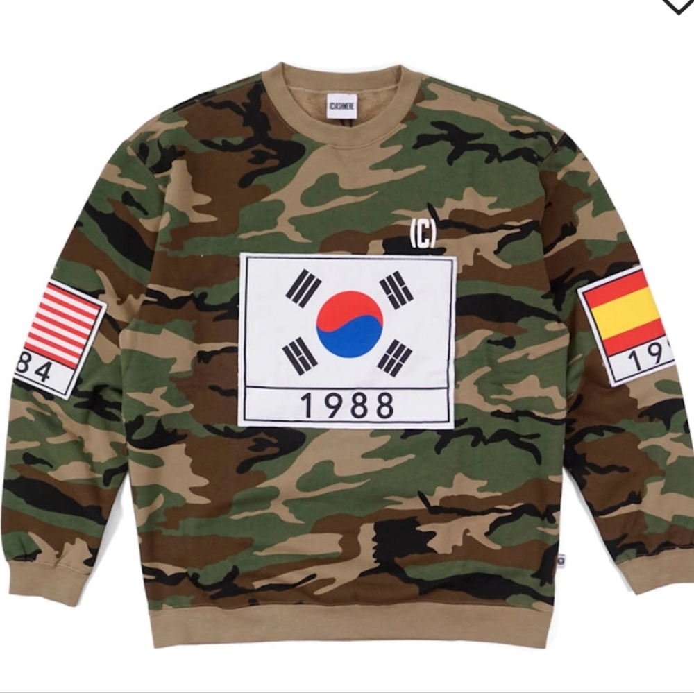 Cashmere Sound Worldwide Crewneck in Woodland Camo